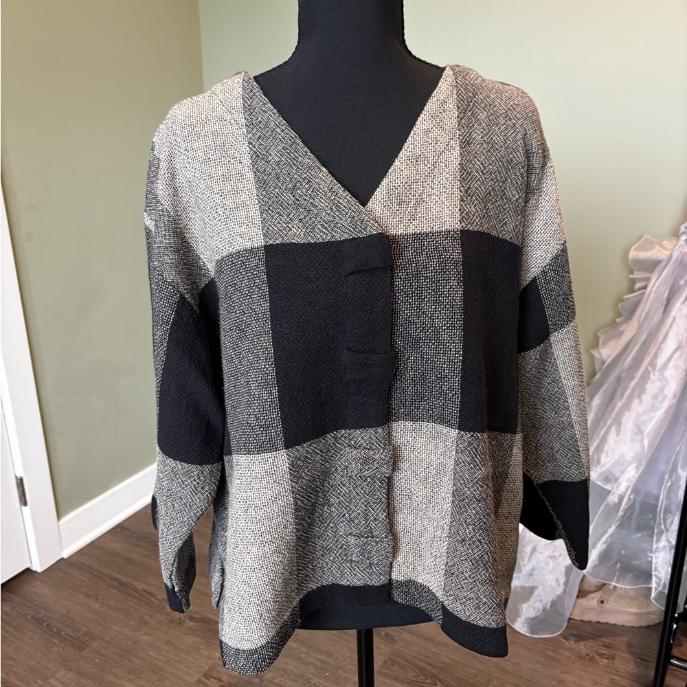 Plaid V-Neck Sweater - Black and Gray 100% Cotton